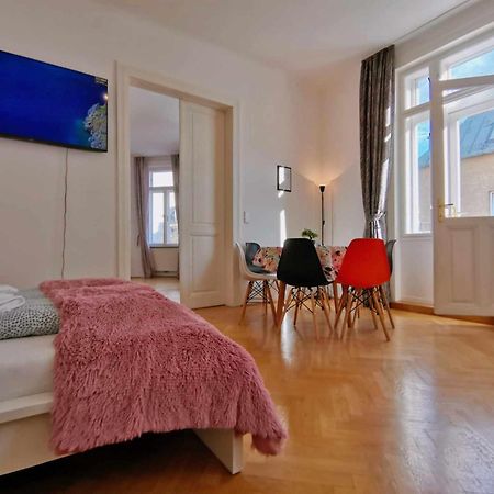 Central And Round 3 Minutes To City Shopping Center And Schoenbrunn Palace Wina Bagian luar foto