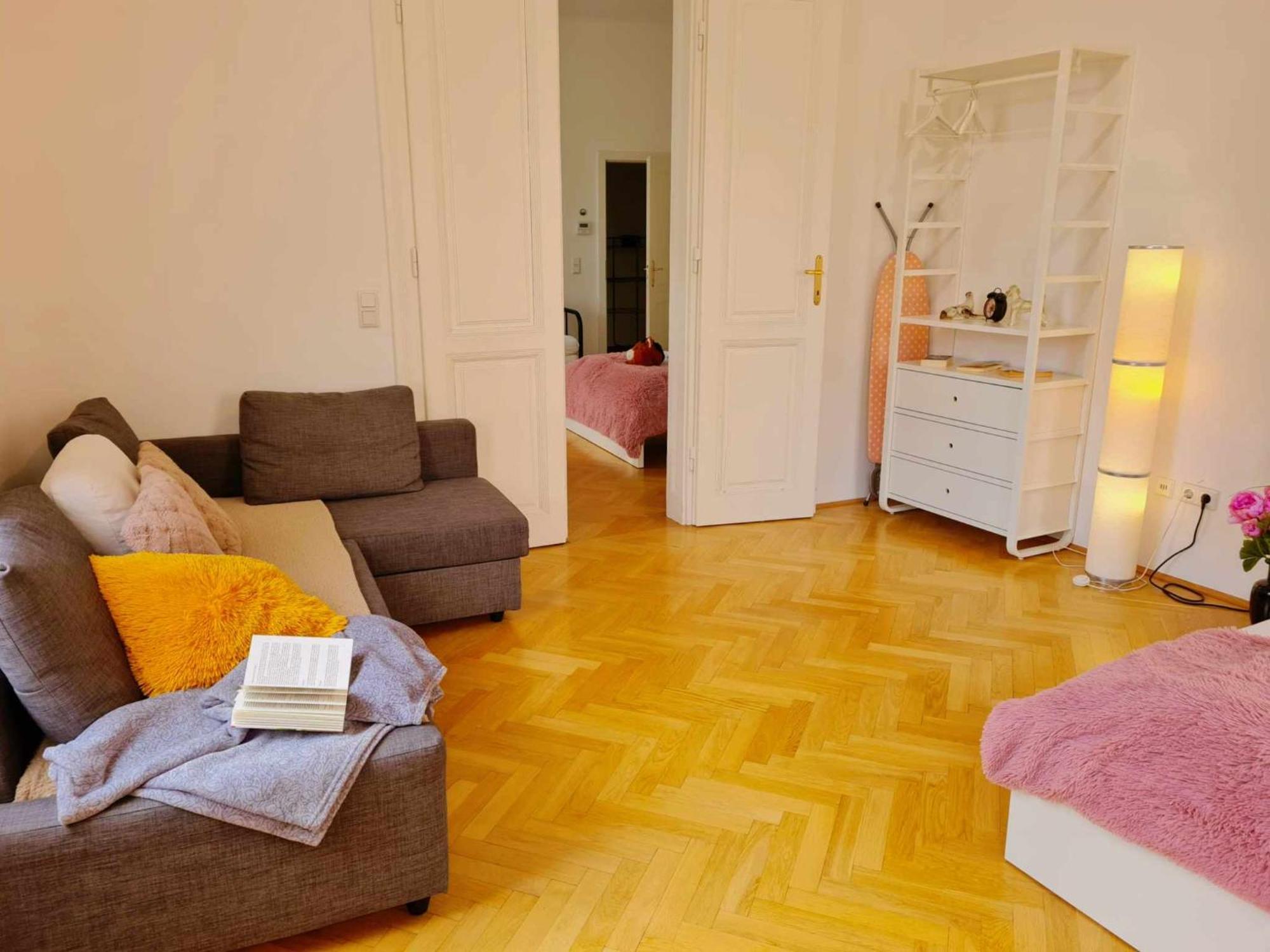 Central And Round 3 Minutes To City Shopping Center And Schoenbrunn Palace Wina Bagian luar foto