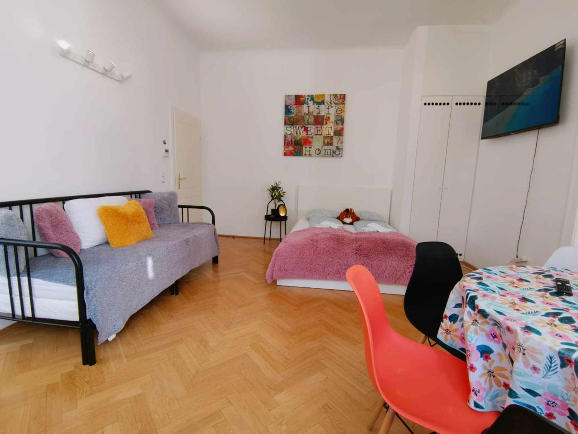 Central And Round 3 Minutes To City Shopping Center And Schoenbrunn Palace Wina Bagian luar foto