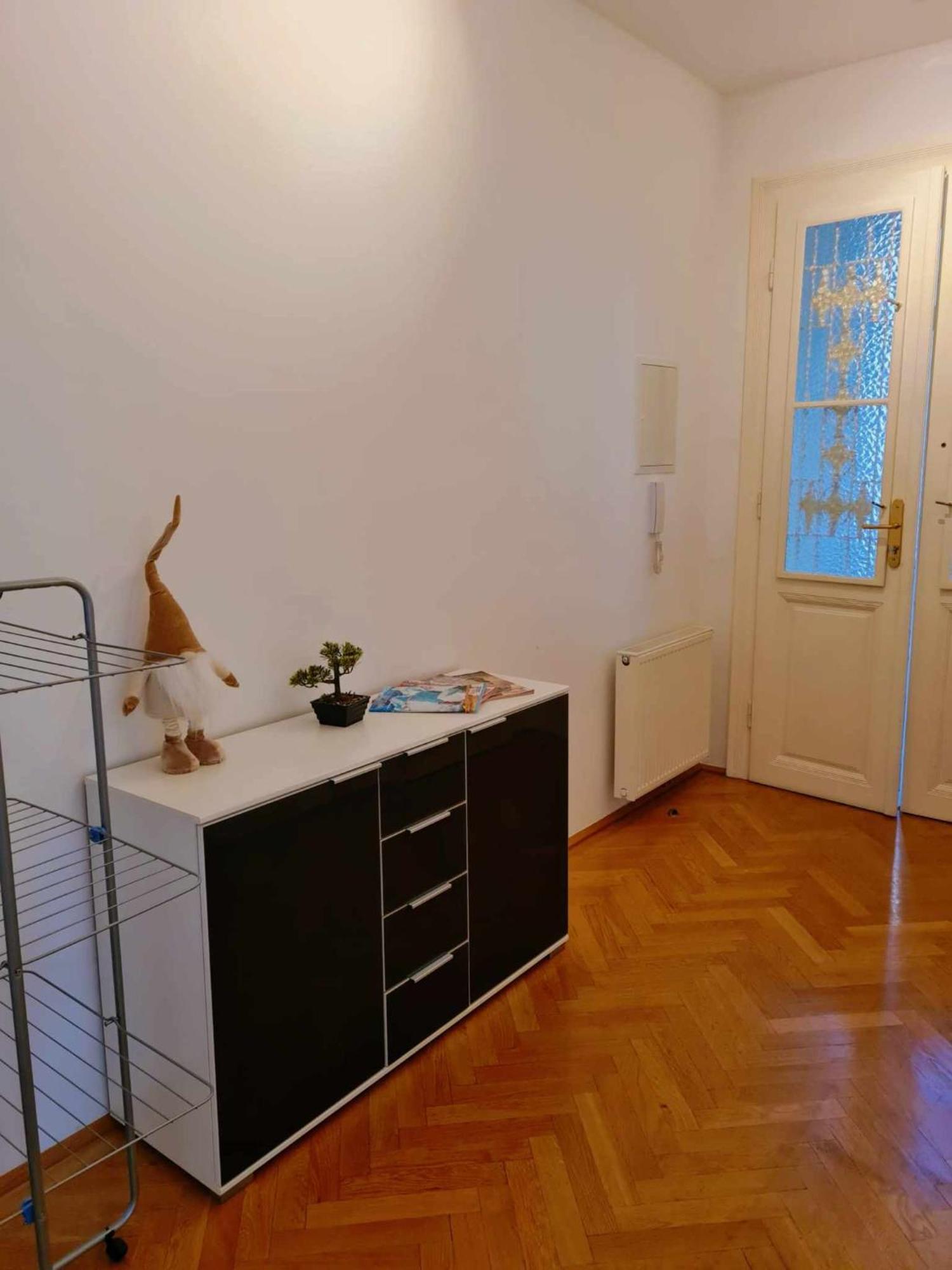 Central And Round 3 Minutes To City Shopping Center And Schoenbrunn Palace Wina Bagian luar foto