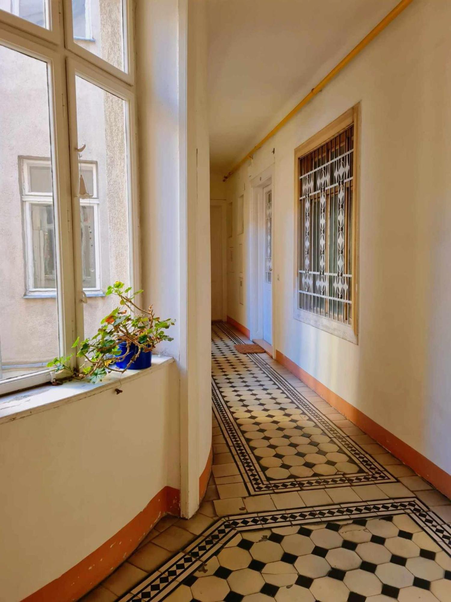 Central And Round 3 Minutes To City Shopping Center And Schoenbrunn Palace Wina Bagian luar foto